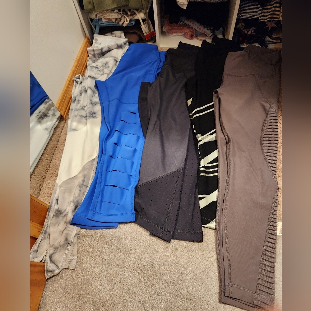 Assorted Women's Leggings 90 Degrees Collection